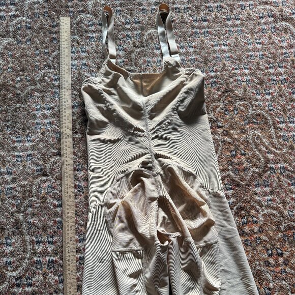 Design Veronique Front-Zippered High-Back / Surgical Garment 854-B LARGE - Picture 1 of 15